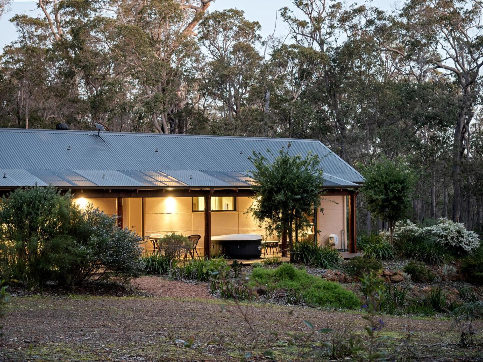 Jarrah Grove Forest Retreat - Adults Only Luxury Chalet Rosa Glen المظهر الخارجي الصورة