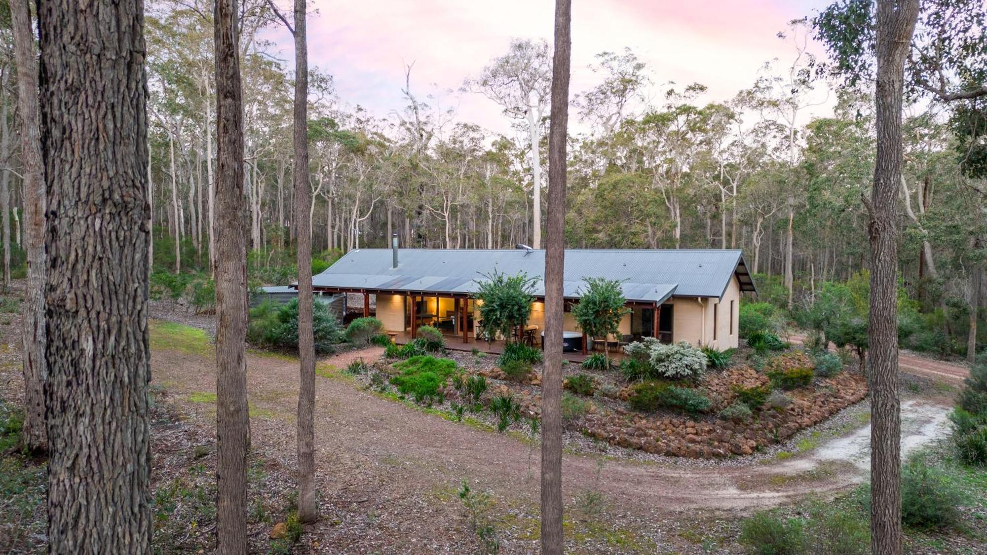 Jarrah Grove Forest Retreat - Adults Only Luxury Chalet Rosa Glen المظهر الخارجي الصورة